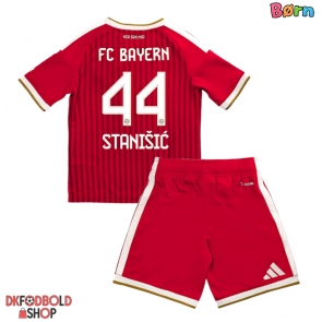 Bayern Munich Josip Stanisic #44 Hjemmebanesæt Børn 2026-27 Kort ærmer (+ korte bukser)